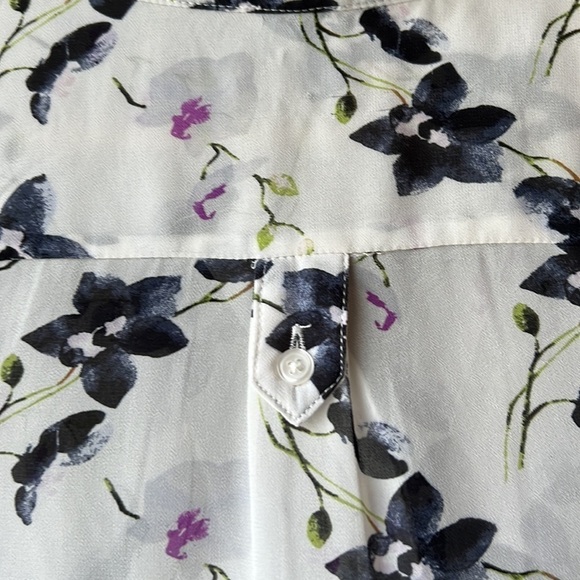 Kismet White Floral Blouse - Picture 11 of 13